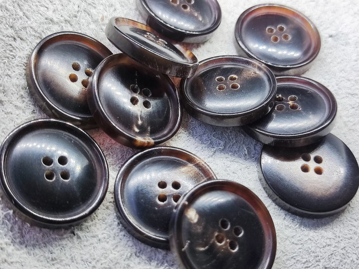 Brown Natural Horn Buttons – 4 Hole – 15mm / 18mm / 20mm / 23mm / 25mm – Pack of 50(B706)
