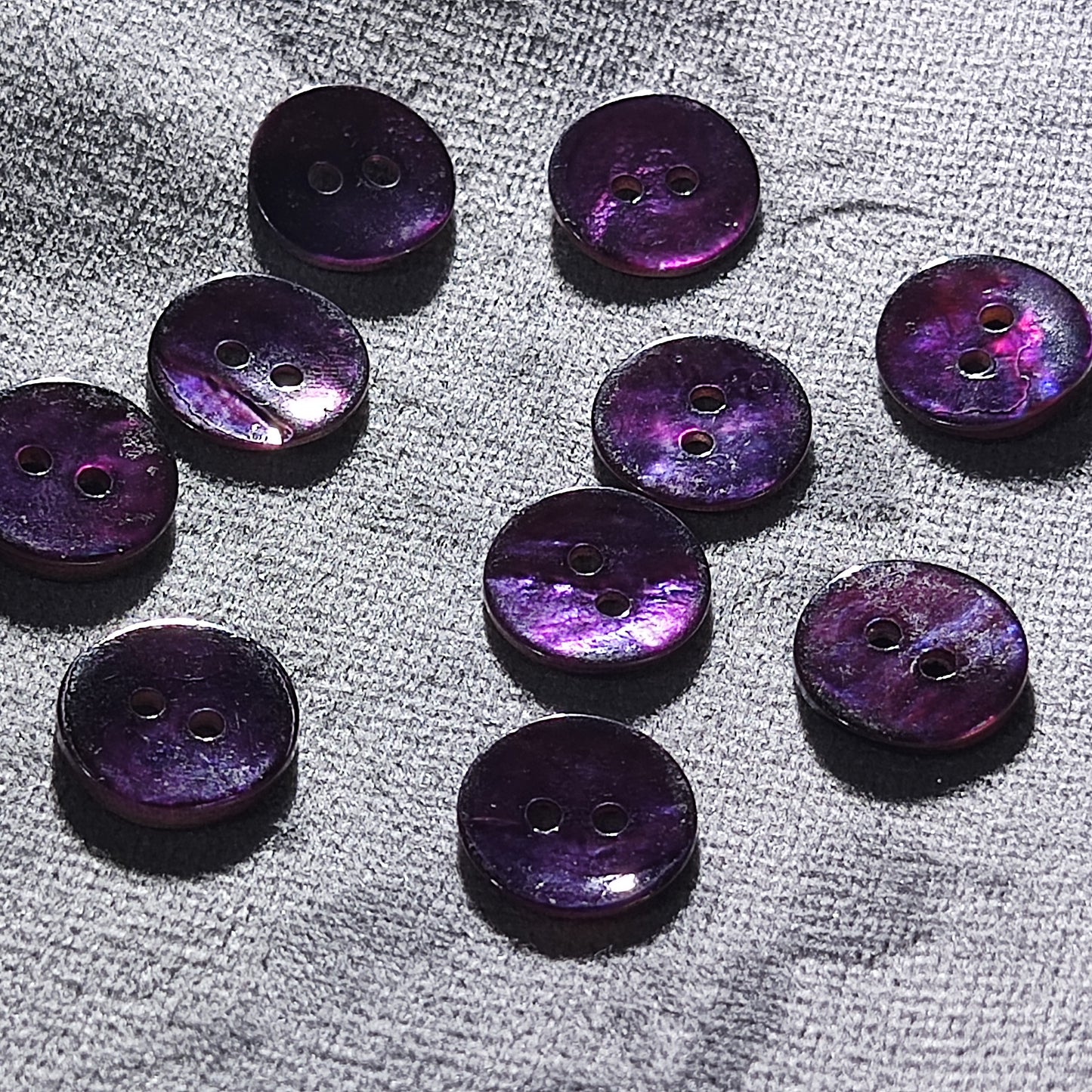 Plum Purple Shell Buttons – 2 Hole Round – 10mm / 12.5mm / 15mm / 18mm / 20mm – Pack of 50(B1146)