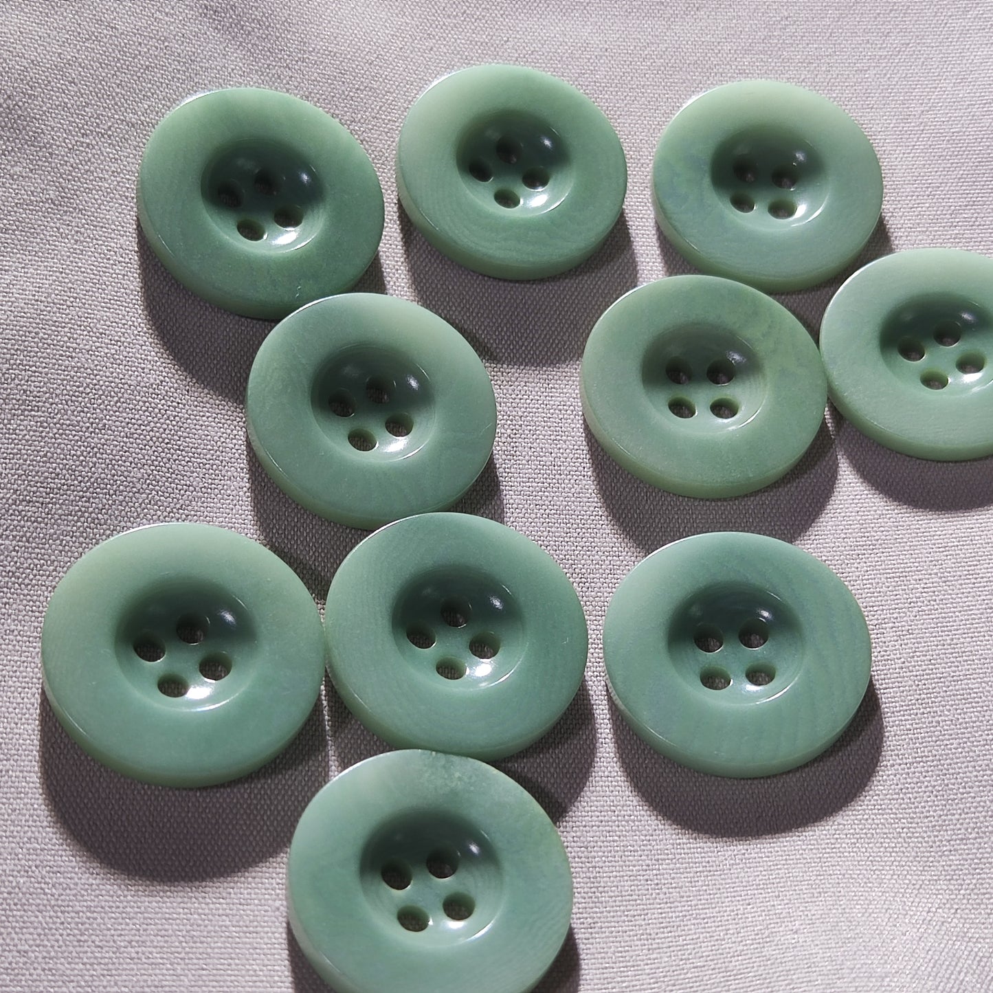 Corozo Buttons –Sage Green Tone – 11.5mm / 15mm / 20mm / 25mm – Pack of 50(B1624)