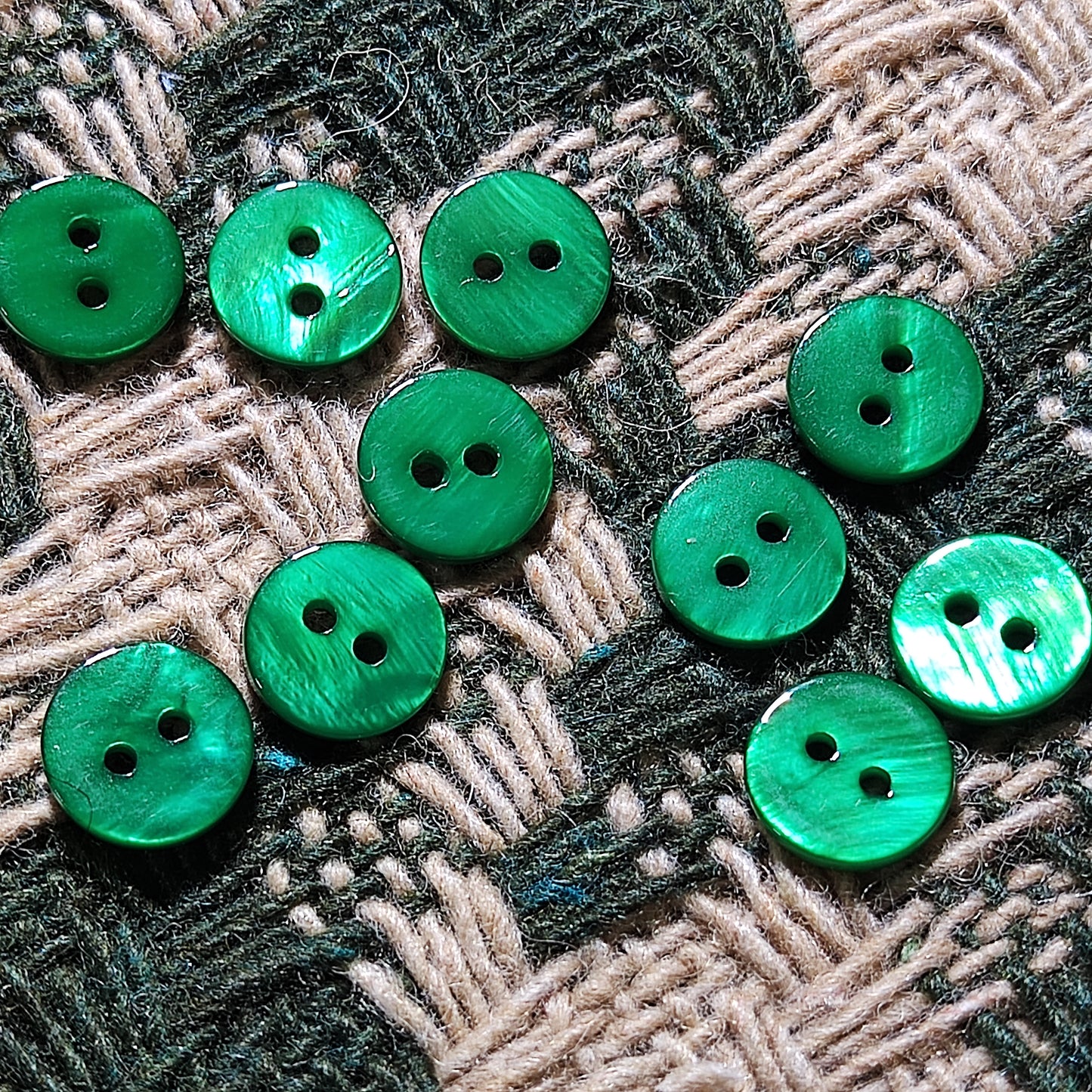 Green emerald mother of pearl buttons 2 hole 11.5mm 15mm 18mm 20mm