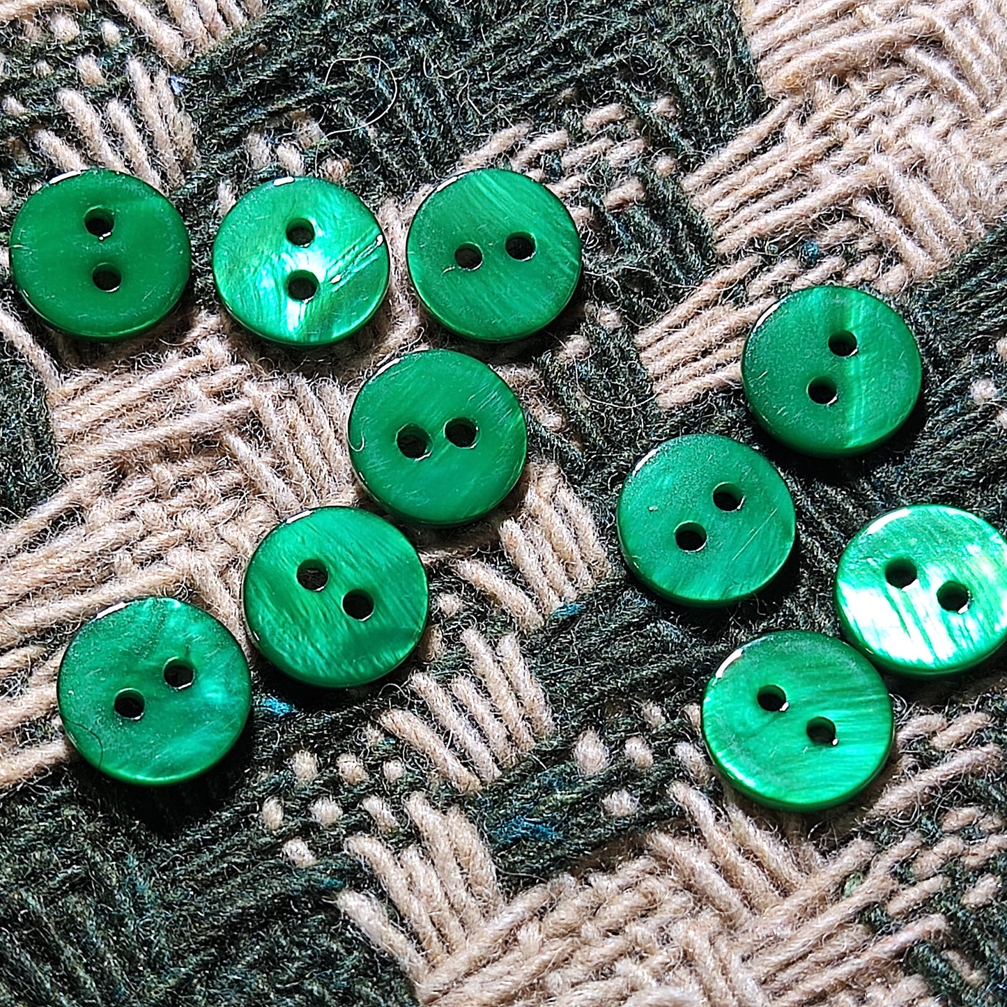 Emerald Green Mother of Pearl Buttons - 2 Hole - 11.5mm, 15mm, 18mm, 20mm, Pack of 50(B2020)