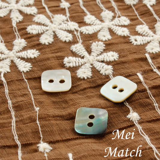 Square Mother of Pearl Shell Buttons – 2-Hole – 11.5mm / 12.5mm – Pack of 50(B464)