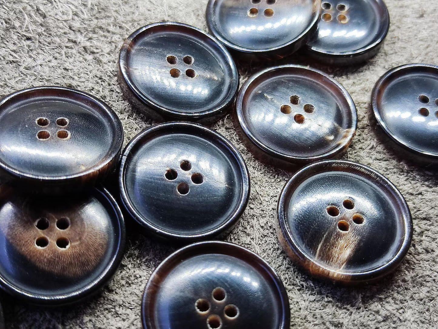 Brown Natural Horn Buttons – 4 Hole – 15mm / 18mm / 20mm / 23mm / 25mm – Pack of 50(B706)